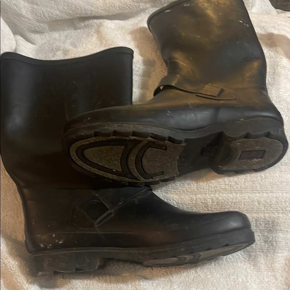 Black Rubber Boots